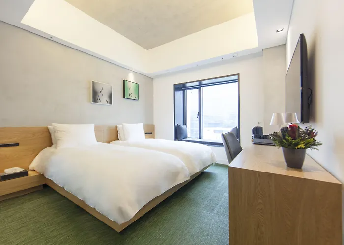 Hop Myeongdong 3*
